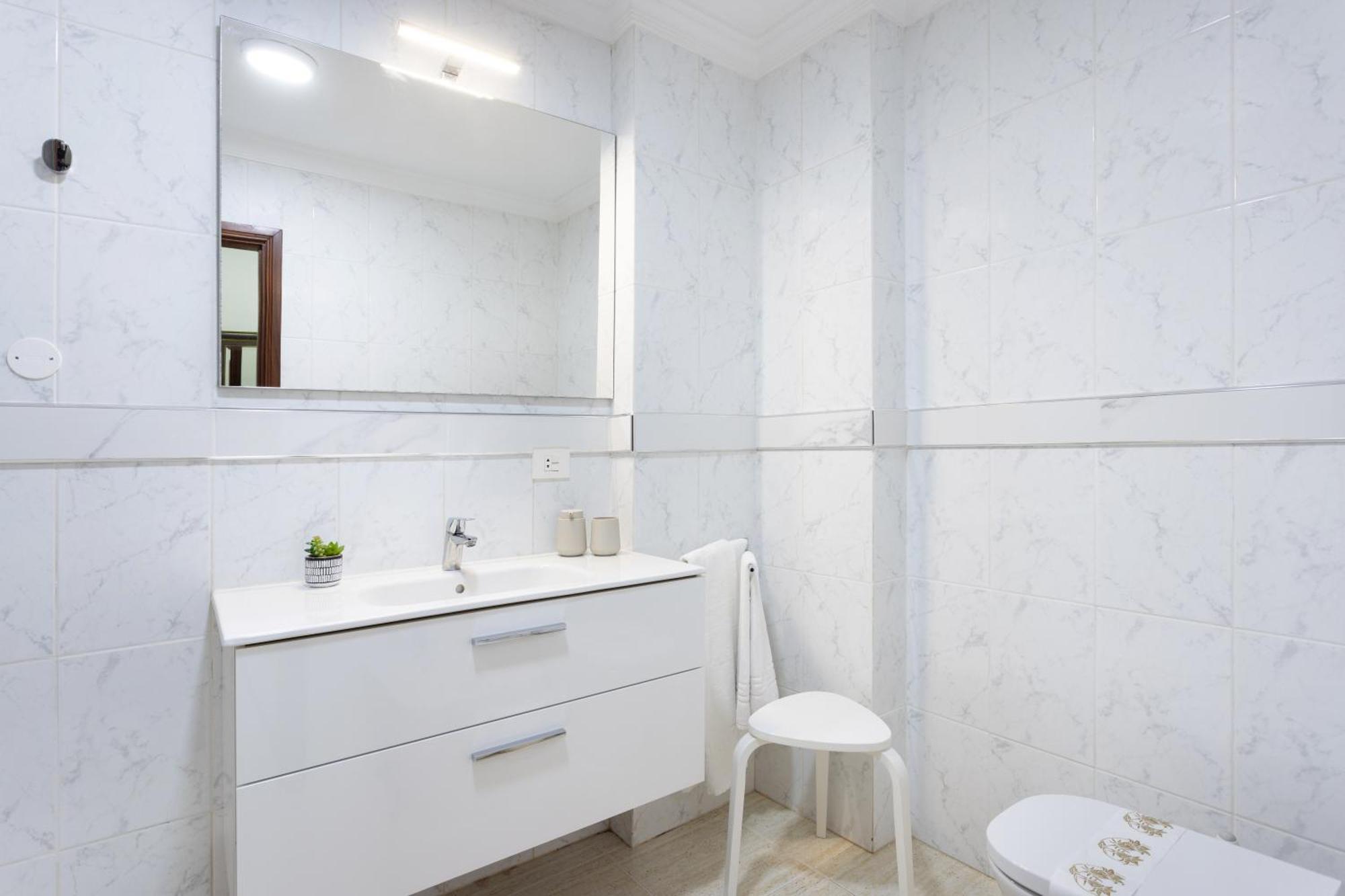 Appartamento New Bright And Central With 2 Bedrooms